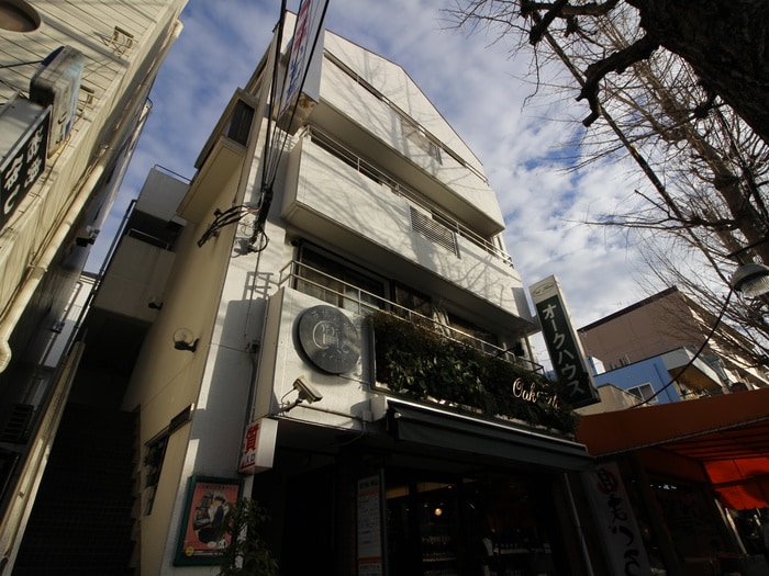 エントランス部分 ホワイトマンション