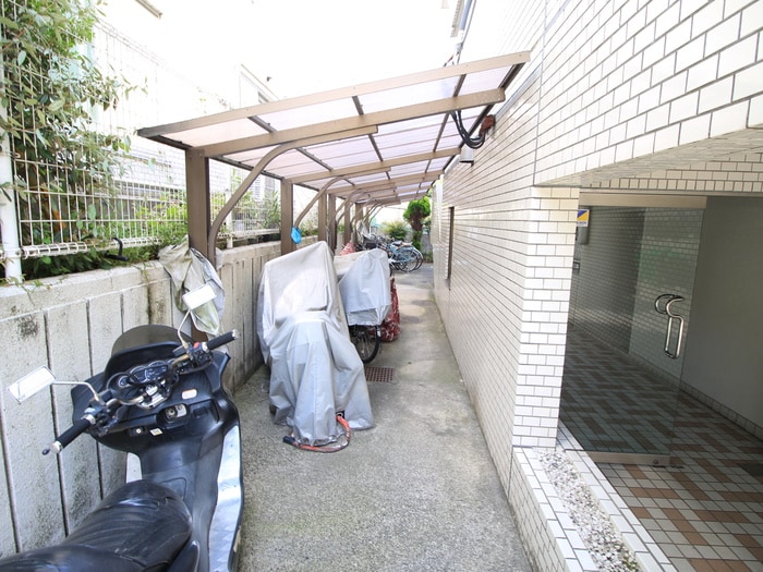 駐輪場 ウィステリア