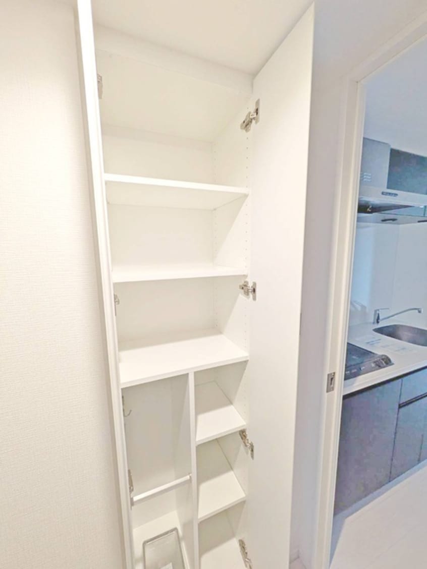 収納 Alivis本八幡