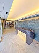 エントランス部分 Alivis本八幡