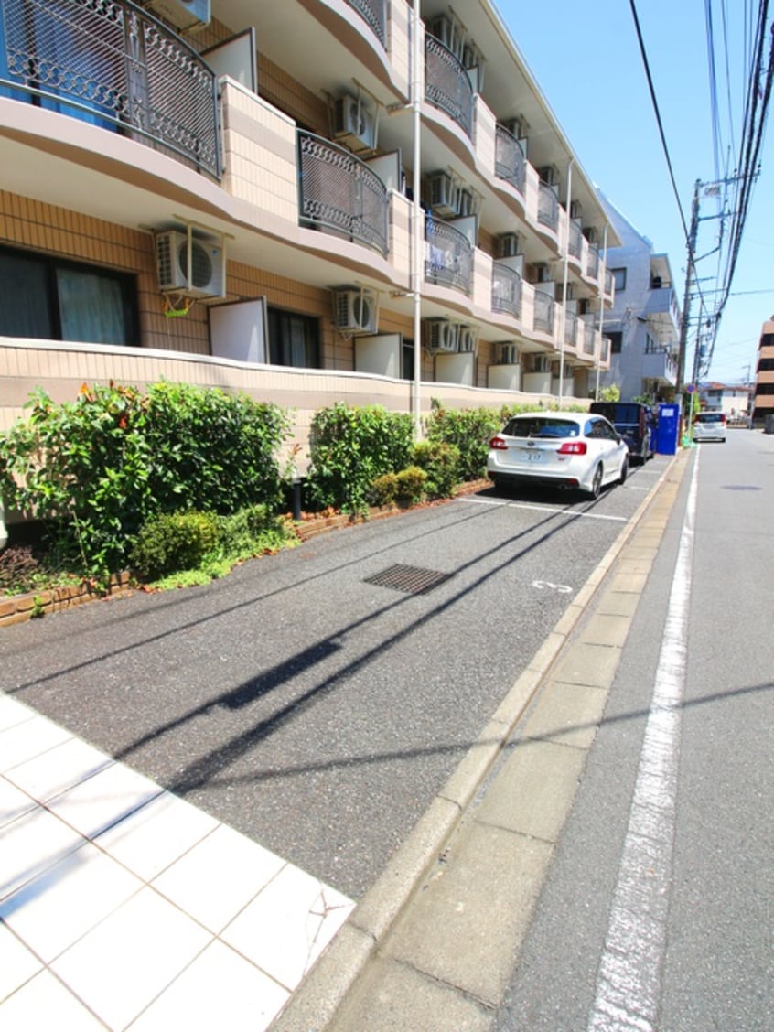 駐車場 ラルジュ