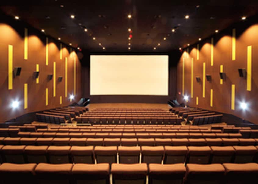 TOHOシネマズ上大岡(映画館)まで800m グレイスハイツⅢ