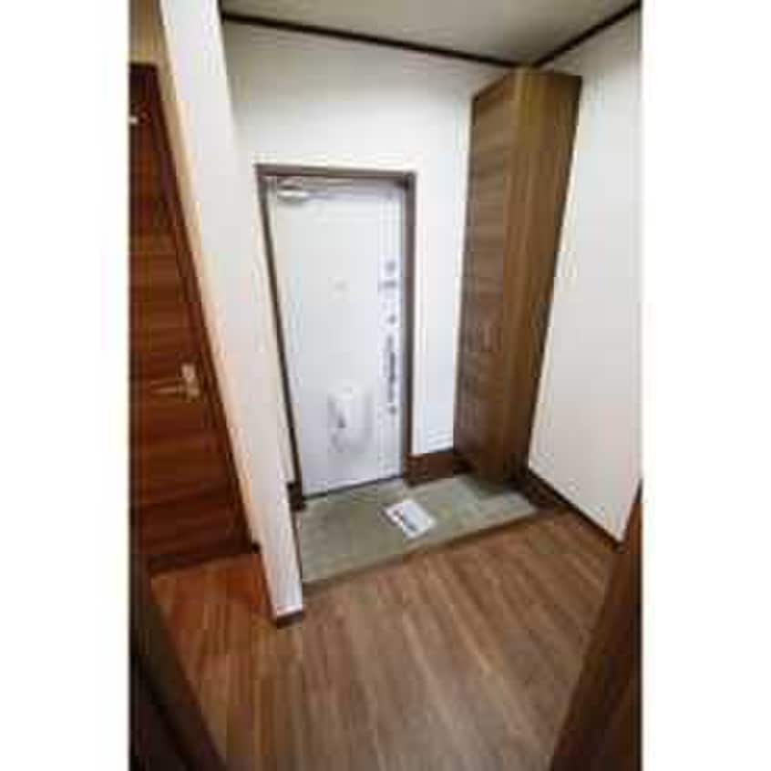 玄関 アスピリア　アラモ－ド