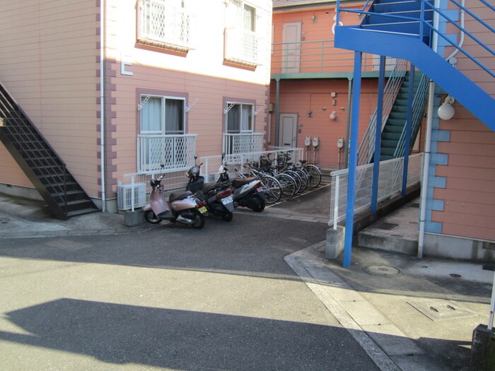 駐輪場 ハ－ミットクラブハウス鶴ヶ峰Ａ