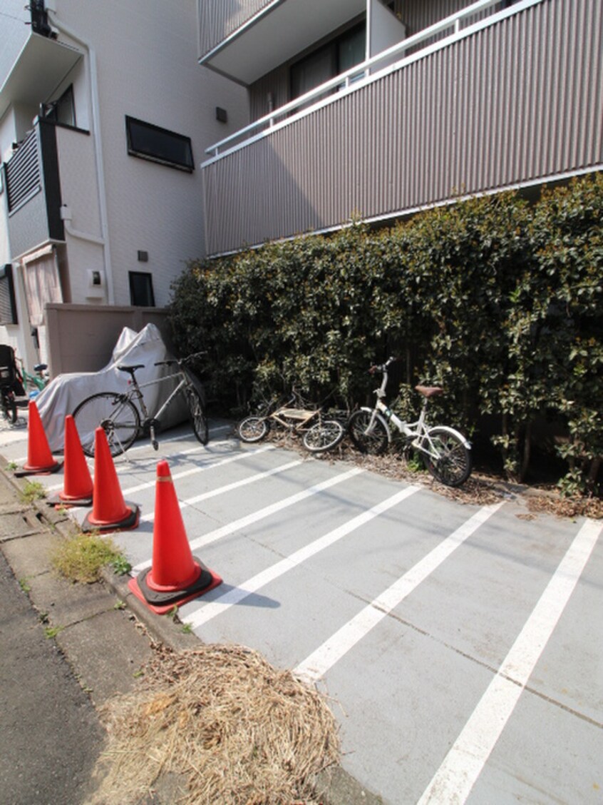 駐輪場 三軒茶屋ムーハウス