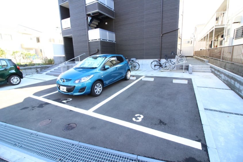 駐車場 リブリ・藤沢川名