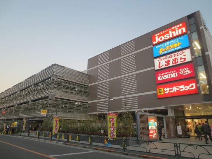 ジョーシン(電気量販店/ホームセンター)まで176m 前野ガーデニア