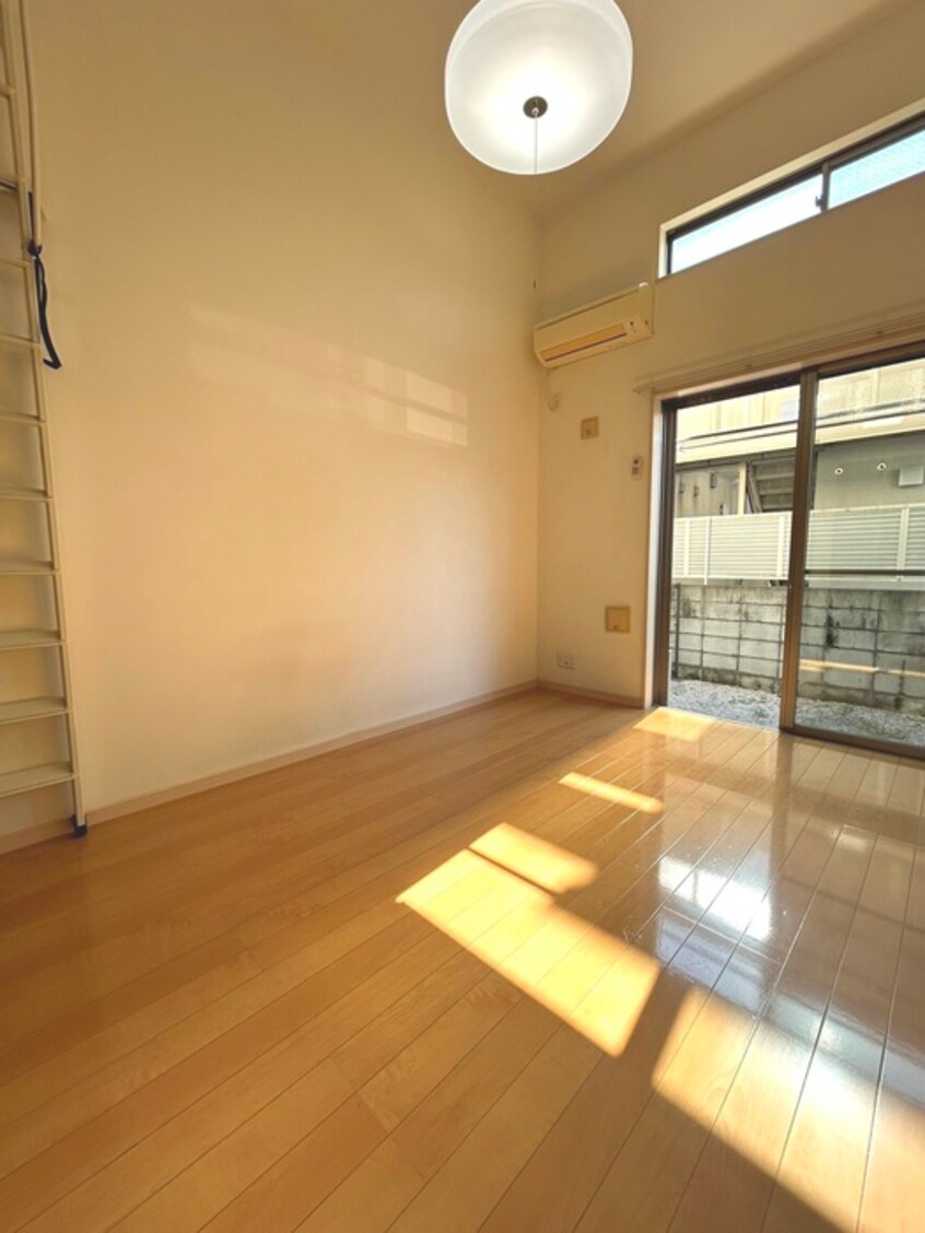 居室 トモズハウス