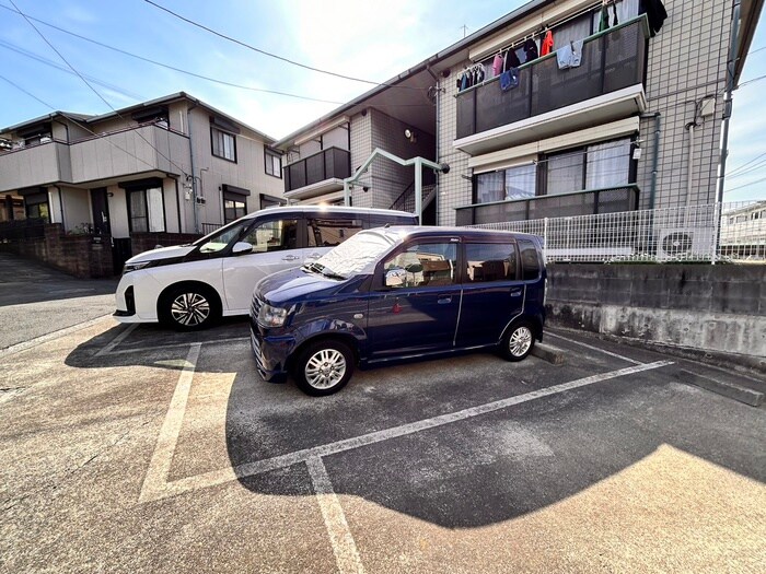 駐車場 レオーネハイツ