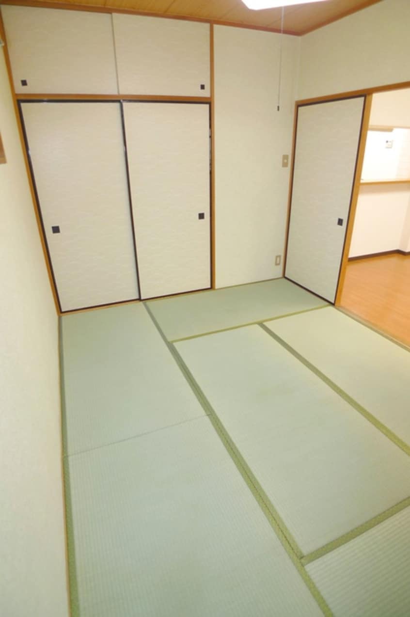 収納 グレ－スフル壱番館