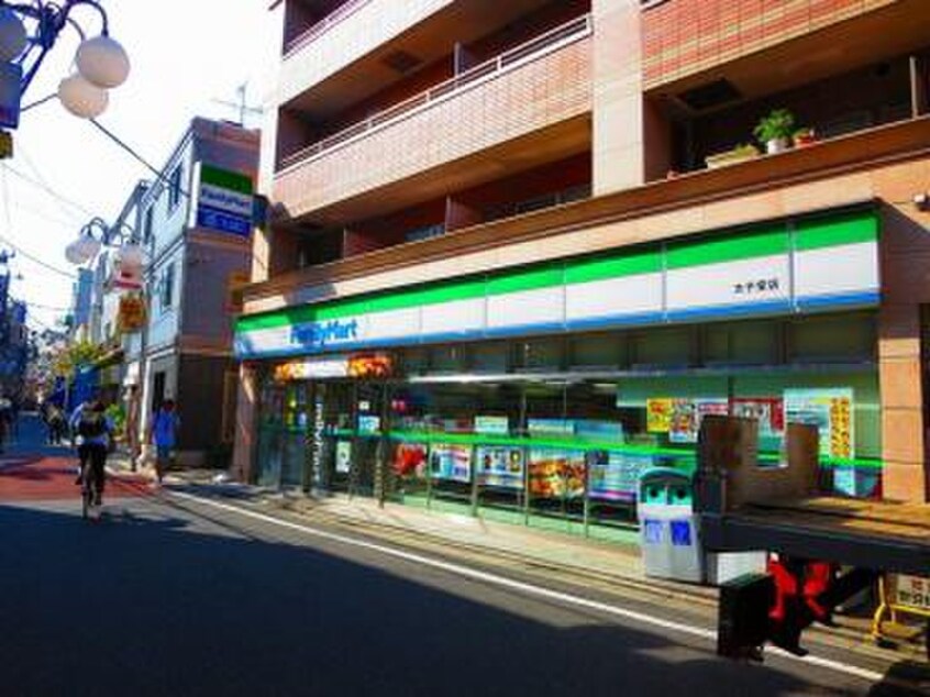 ファミリーマート太子堂店(コンビニ)まで94m グランエッグス三軒茶屋