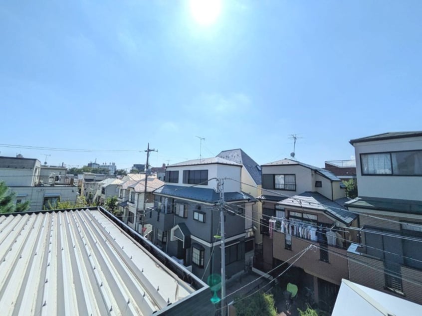 室内からの展望 ラ・ル－チェ上北沢