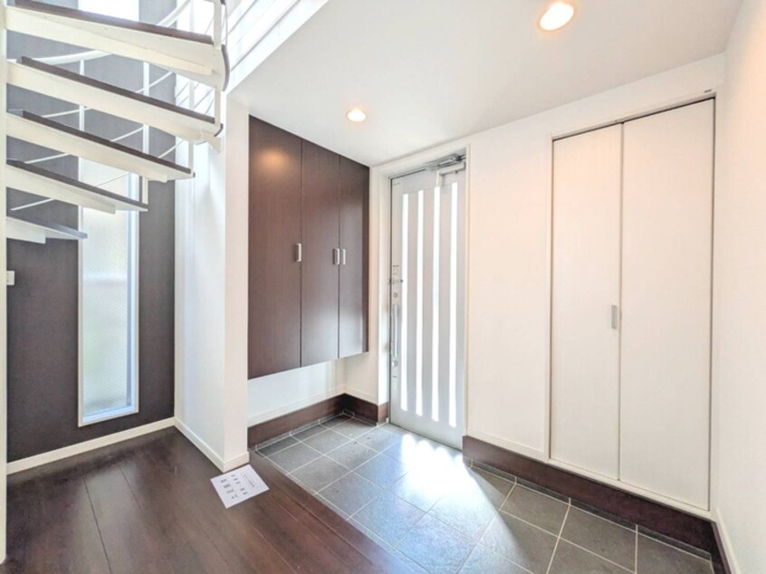 玄関 ラ・ル－チェ上北沢