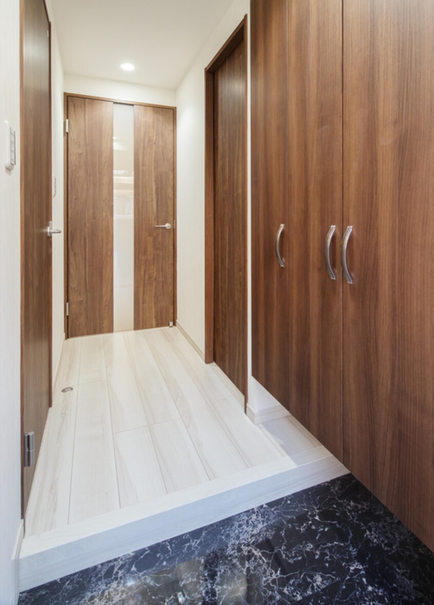 玄関 クワトロ　ロマーノ