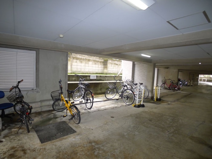 駐輪場 アンダルシア浦安