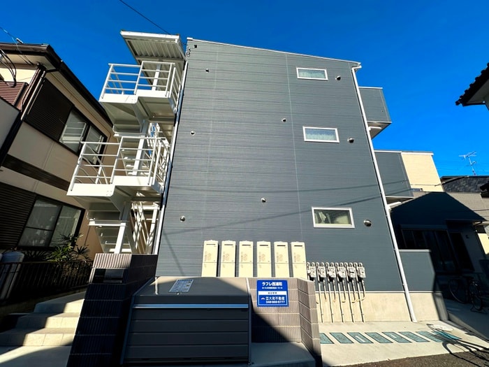 エントランス部分 ラフレ西浦和