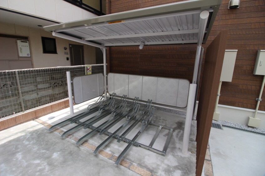 駐輪場 オンディーヌ