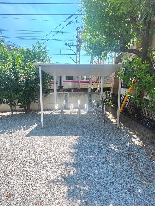 駐輪場 テラス明大前