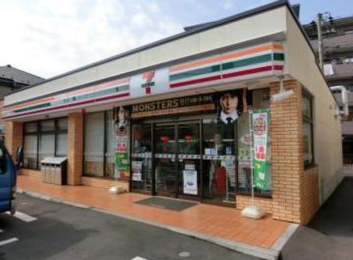 セブンイレブン横浜中里店(コンビニ)まで197m ＣＦ上大岡フラット