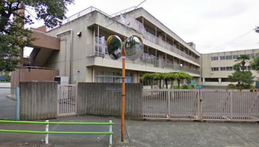 調布市立第二小学校(小学校)まで260m Aifort. 国領