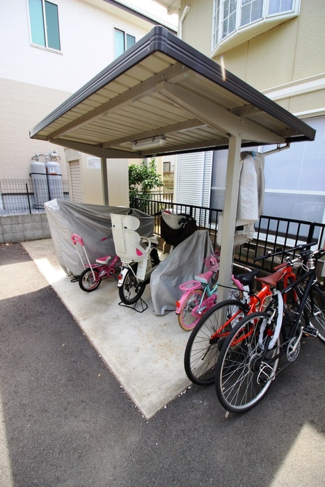 駐輪場 りずむはうすα