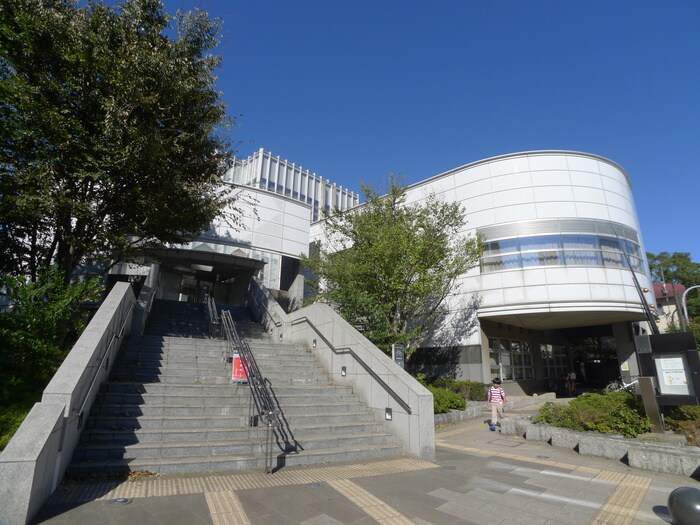 稲毛図書館(図書館)まで710m 稲毛コーポビアネーズ(310)