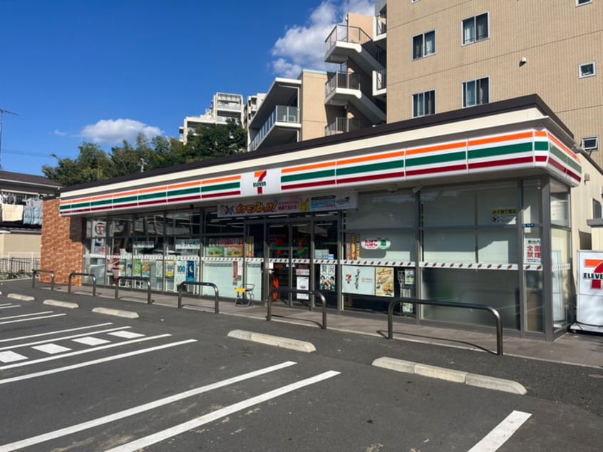 セブンイレブン(コンビニ)まで385m ロックハウス