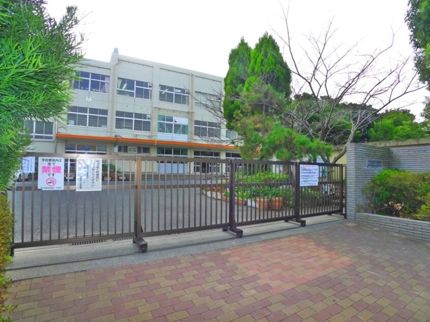 南新浜小学校(小学校)まで638m シティ行徳