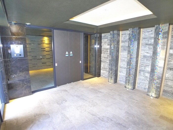 エントランス部分 S-RESIDENCE原木中山azure