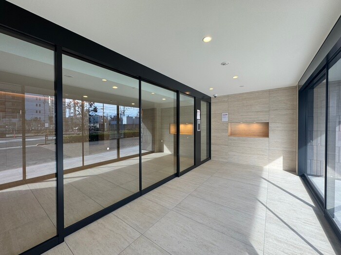 エントランス部分 ミライズ新小岩マーロ