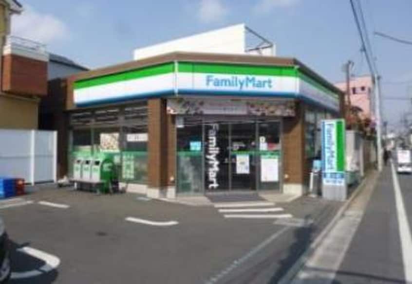 ファミリーマート 豊島長崎三丁目店(コンビニ)まで144m シリウス