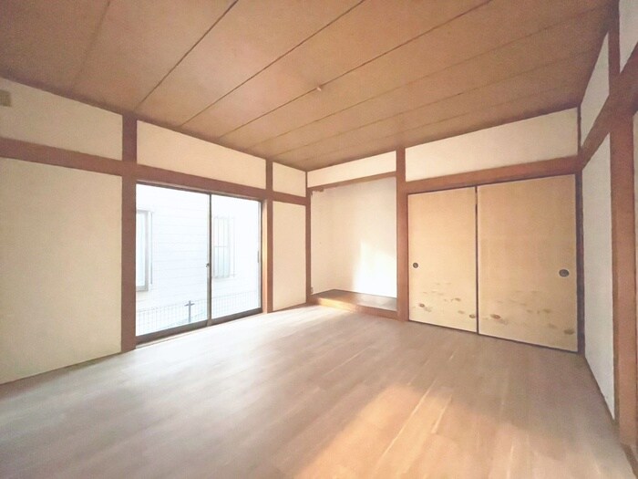 居室 千葉都町５戸建