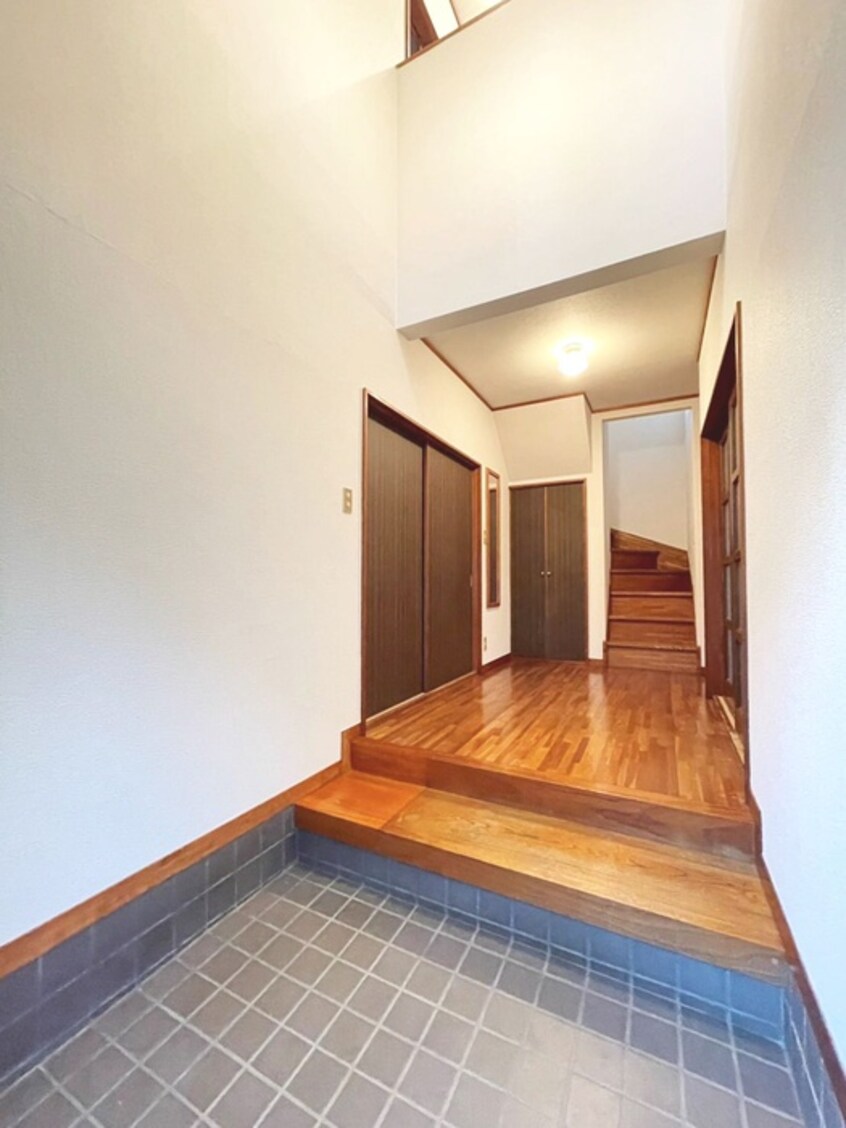玄関 千葉都町５戸建