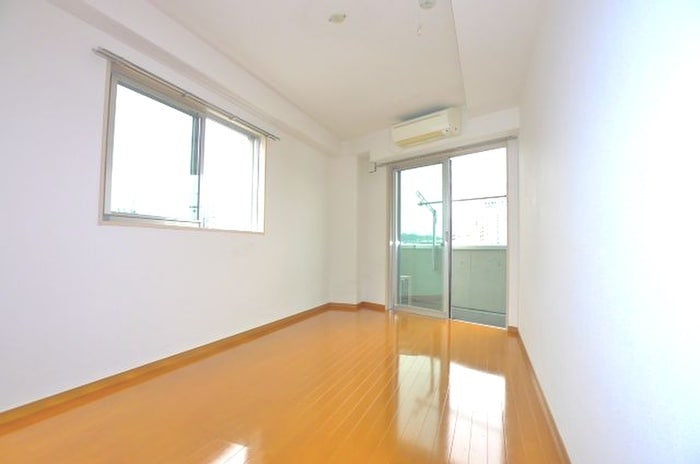 居室 モノリスビル