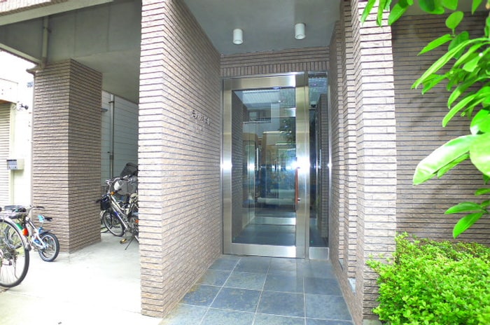 エントランス部分 モノリスビル