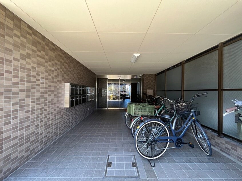 駐輪場 クレストパレス
