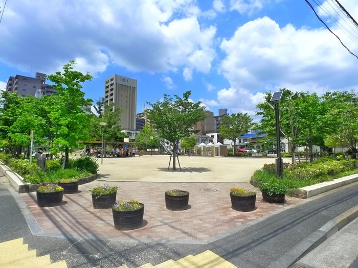 仲町公園(公園)まで14m 関栄ビル