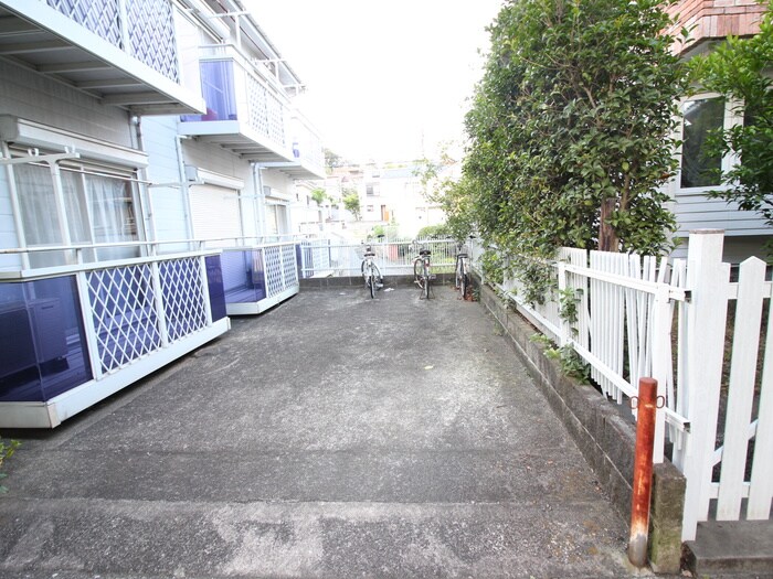 駐輪場 コスモハイツ