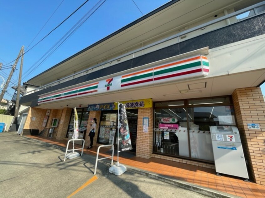 セブンイレブン横浜鉄町店(コンビニ)まで442m サンロイヤル市ヶ尾