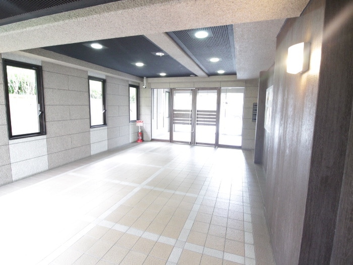 エントランス部分 サングレ－ス芦花公園