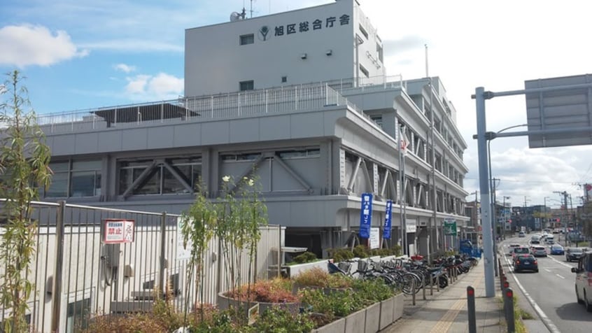 区役所(役所)まで700m サンハイツ３