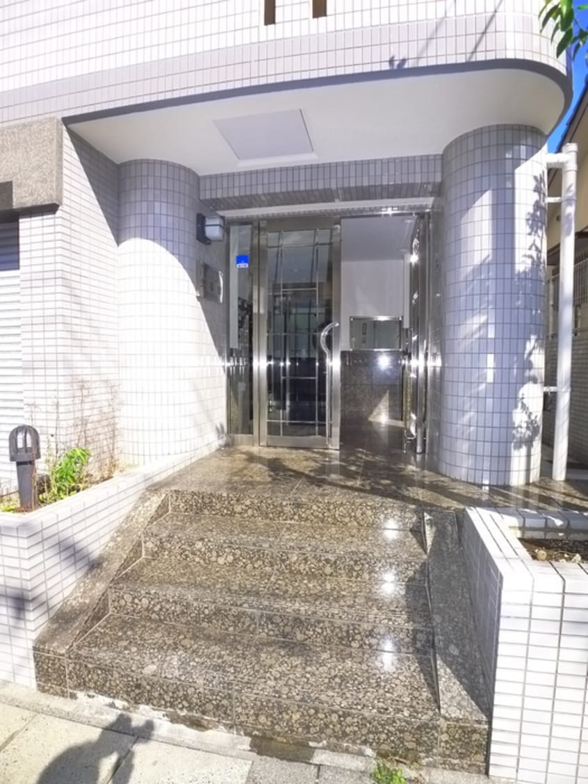 エントランス部分 ＭＥＴＥＯＲＩＴ弐番館
