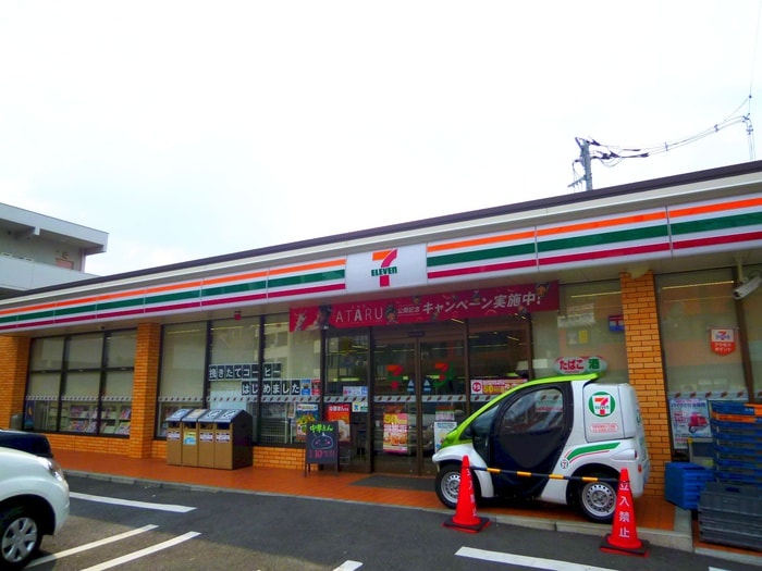 セブンイレブン世田谷粕谷3丁目店(コンビニ)まで400m シャト－松阪