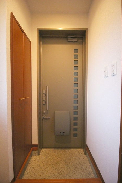 玄関 ＰＡＬＥＲＭＯ　ＡＮＮＥＸ