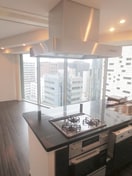 キッチン ｺﾝﾌｫﾘｱ新宿ｲｰｽﾄｻｲﾄﾞﾀﾜｰ