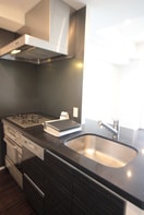 キッチン ｺﾝﾌｫﾘｱ新宿ｲｰｽﾄｻｲﾄﾞﾀﾜｰ