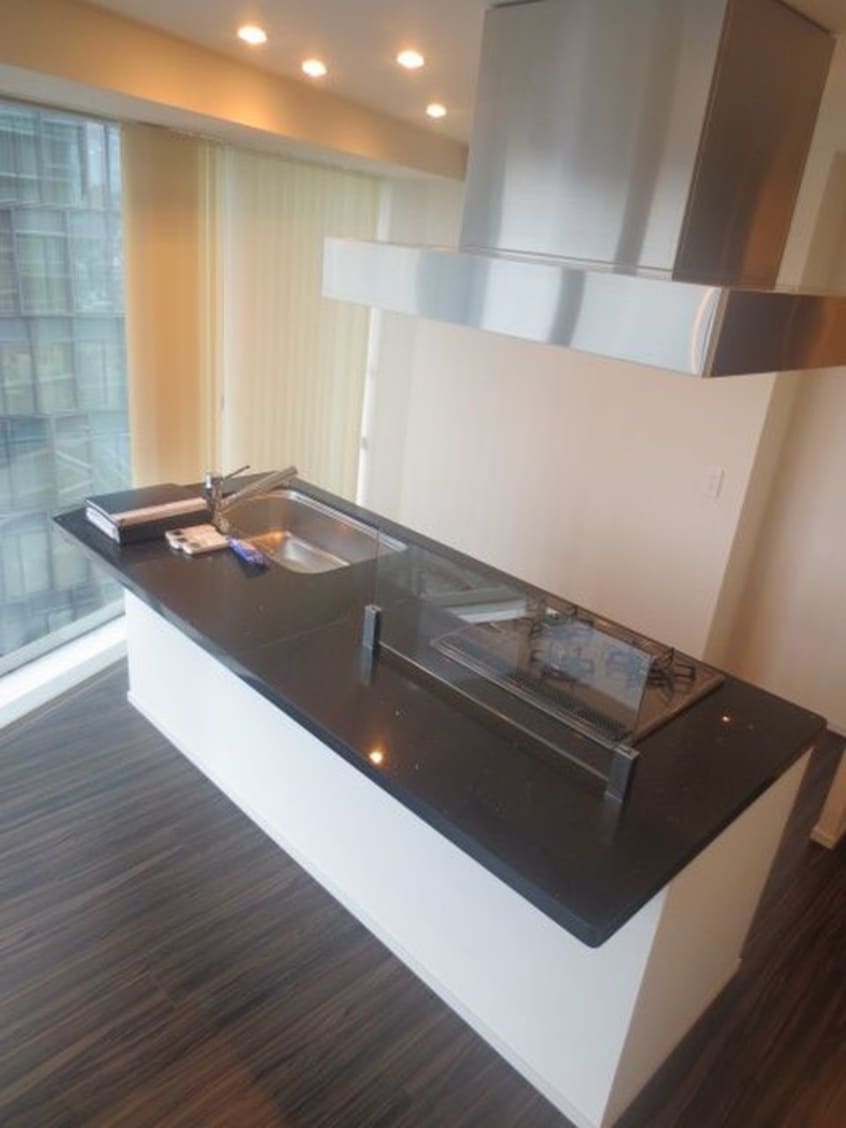 キッチン ｺﾝﾌｫﾘｱ新宿ｲｰｽﾄｻｲﾄﾞﾀﾜｰ