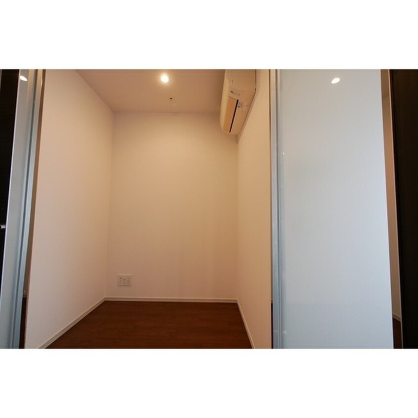 居室 ｺﾝﾌｫﾘｱ新宿ｲｰｽﾄｻｲﾄﾞﾀﾜｰ