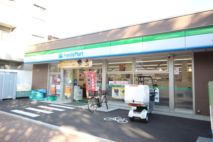 ファミリーマート 東中野四丁目店(コンビニ)まで119m ライフ東中野