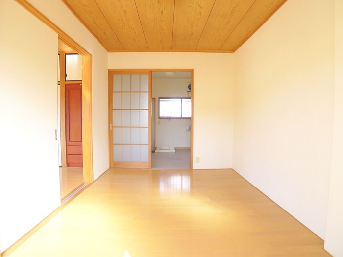 居室 新山ハイツ